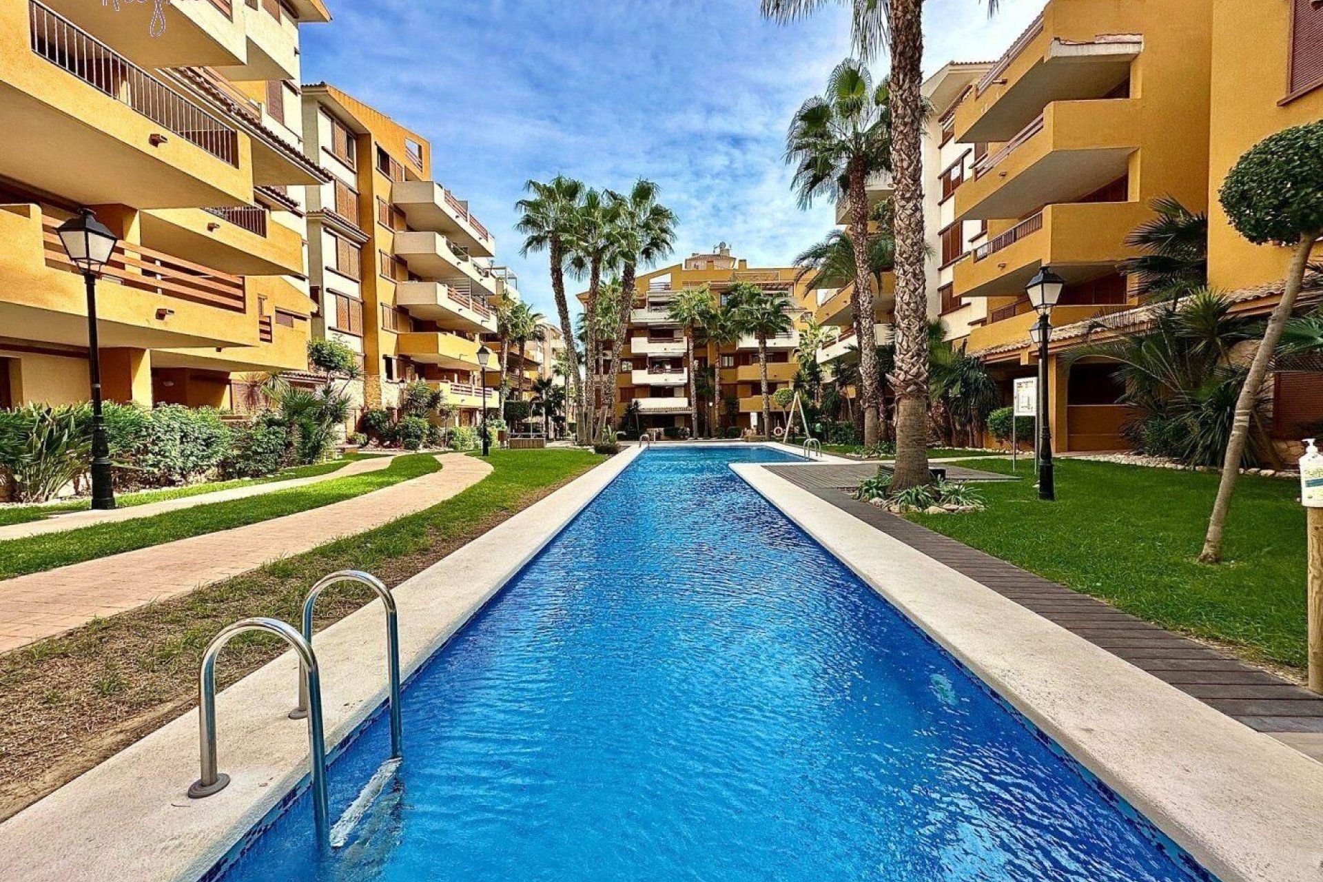 Resale - Apartment - Torrevieja - Punta prima