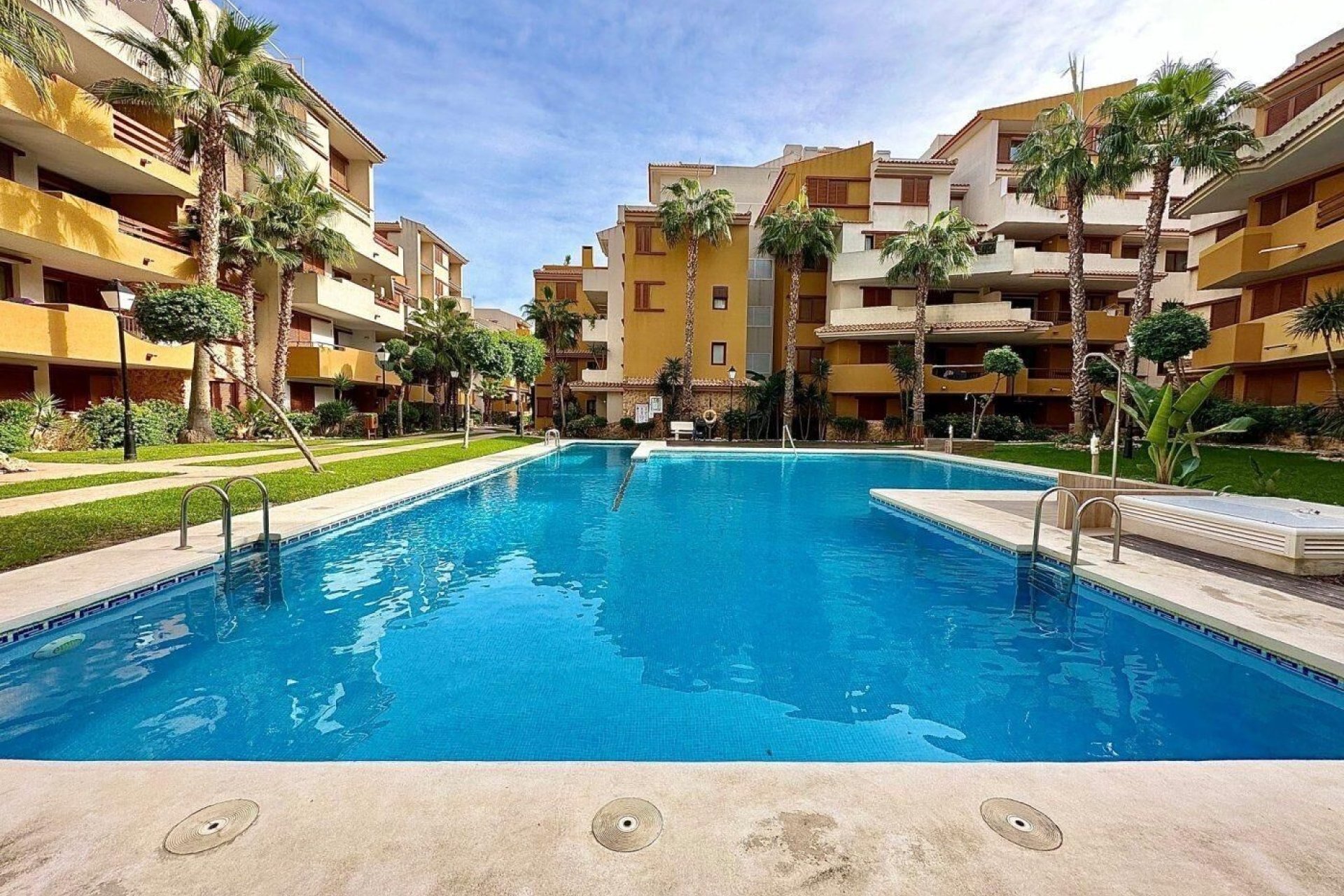 Resale - Apartment - Torrevieja - Punta prima