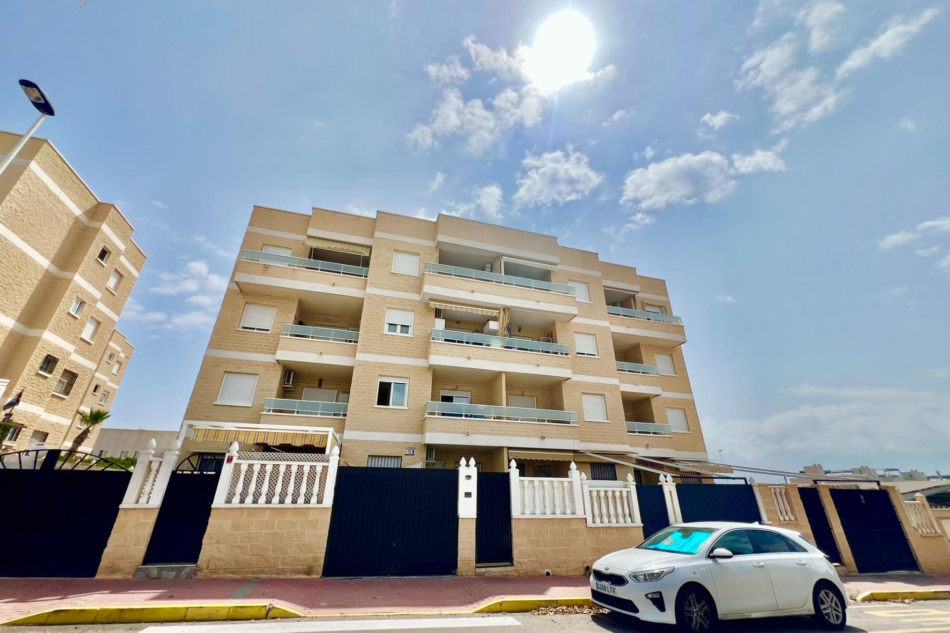 Resale - Apartment - Torrevieja - Sector 25