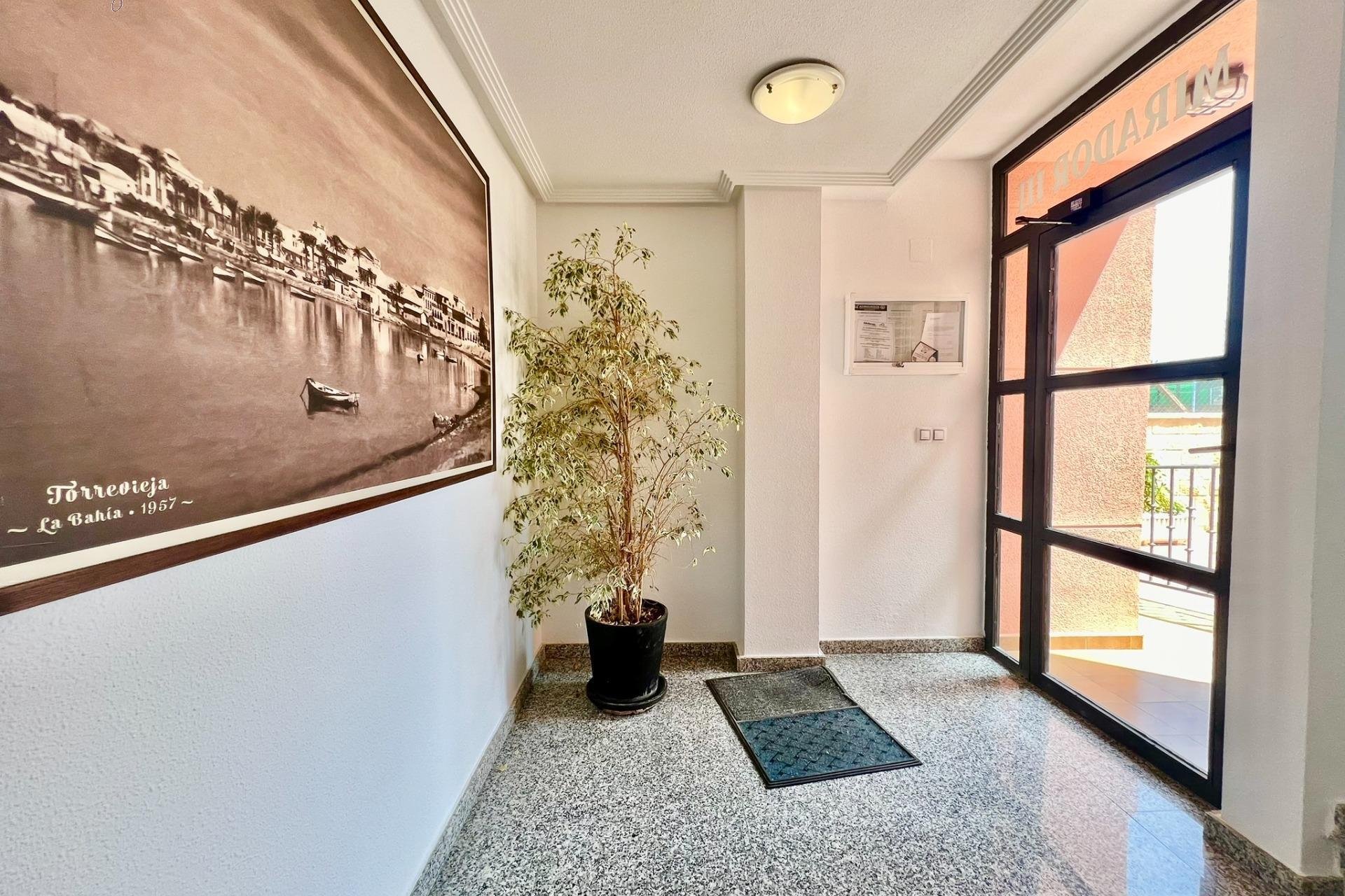 Resale - Apartment - Torrevieja - Sector 25