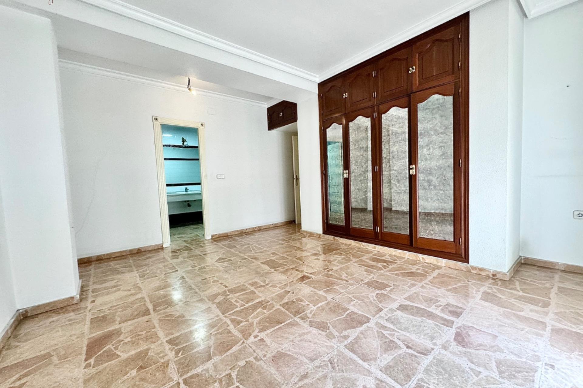 Resale - Apartment - Torrevieja - torrevieja