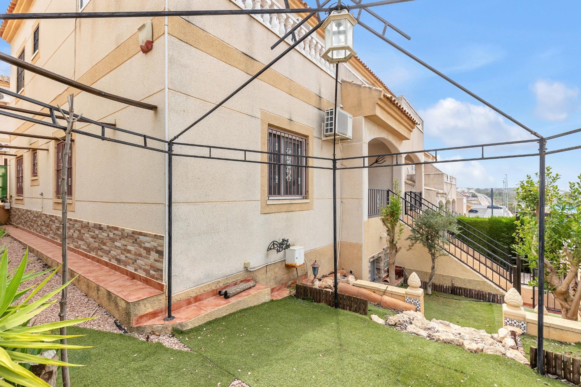 Resale - Bungalow - Orihuela Costa - La Florida