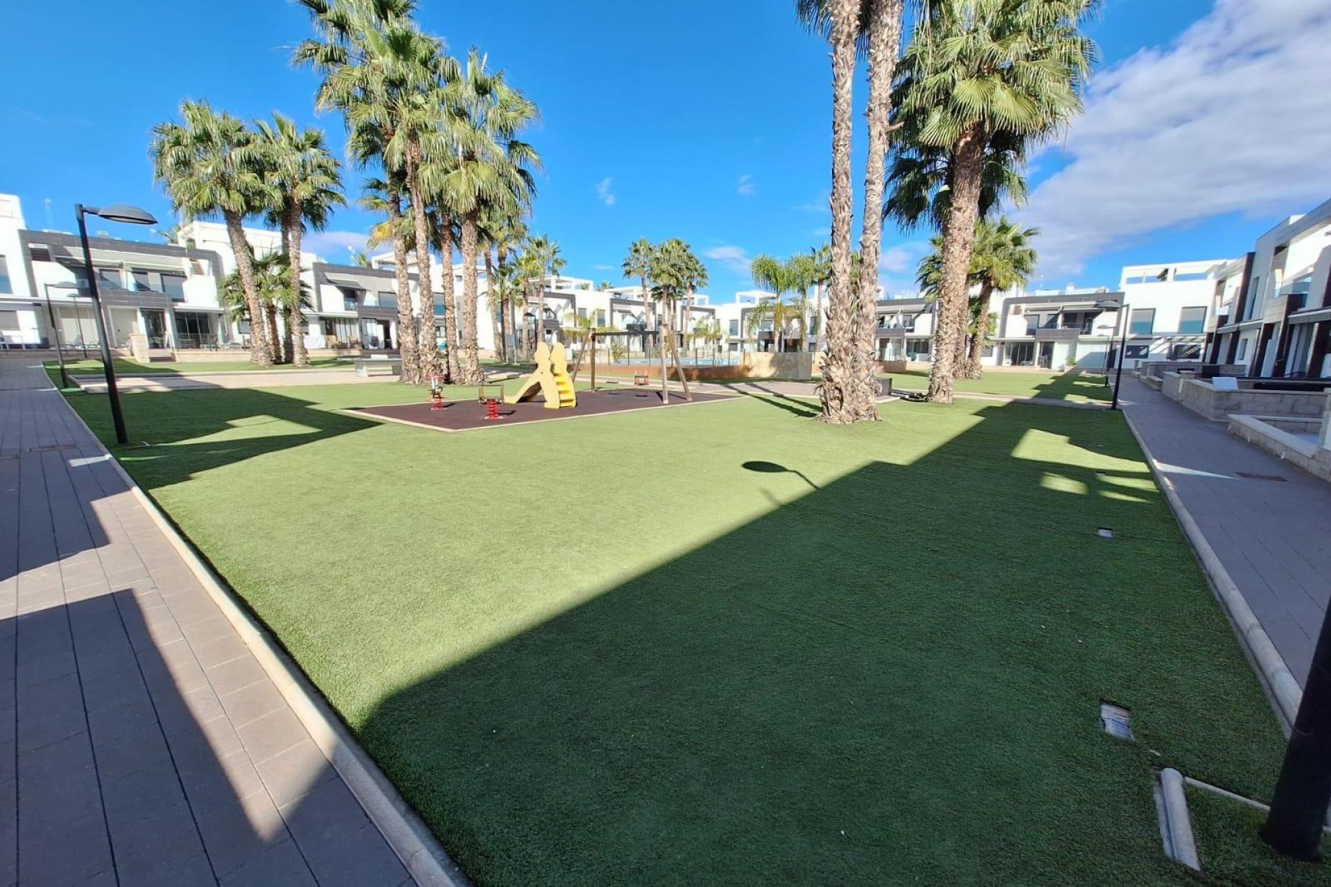 Resale - Bungalow - Orihuela Costa - La Zenia