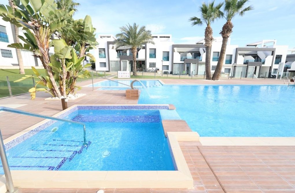 Resale - Bungalow - Orihuela Costa - La Zenia