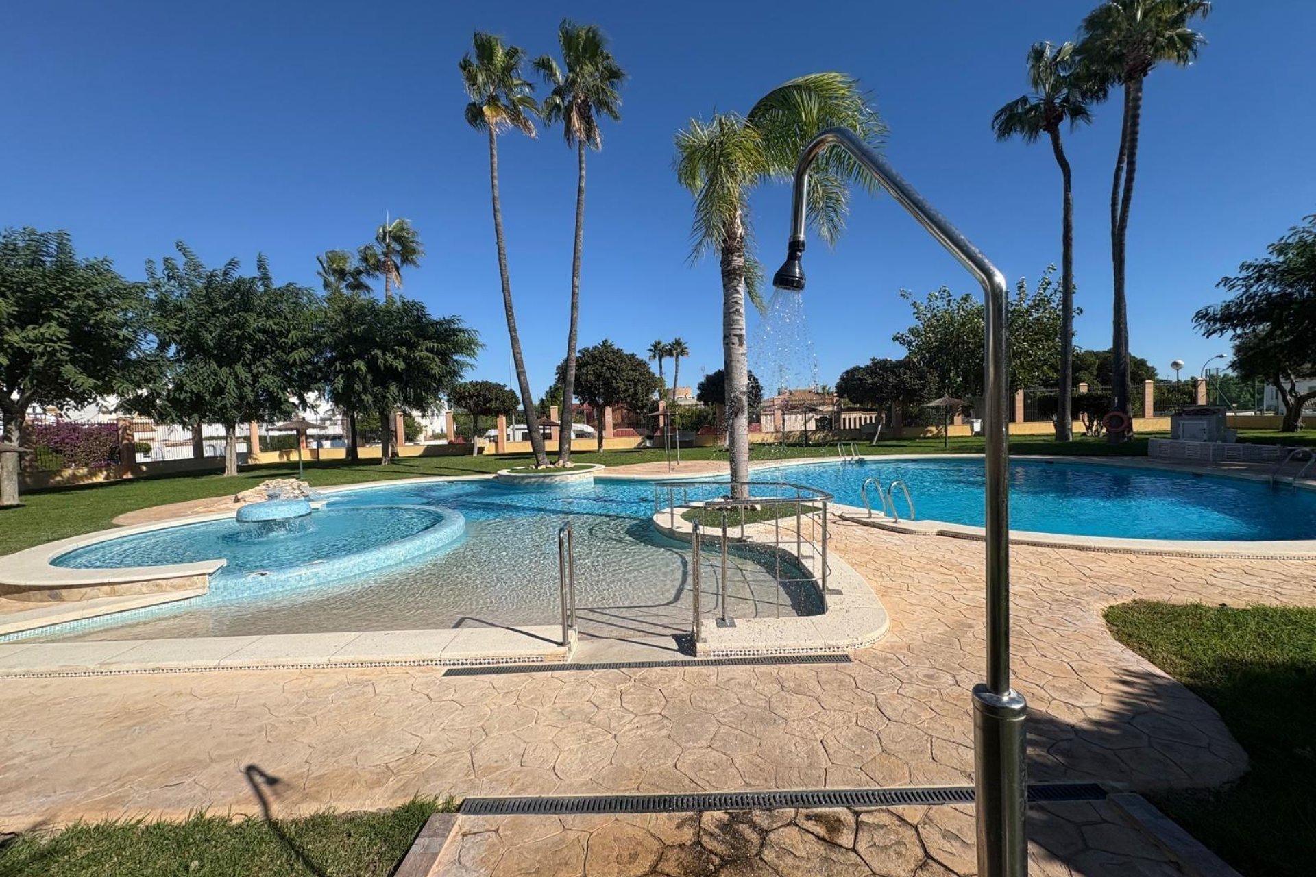 Resale - Bungalow - Orihuela Costa - Los Almendros-La Florida