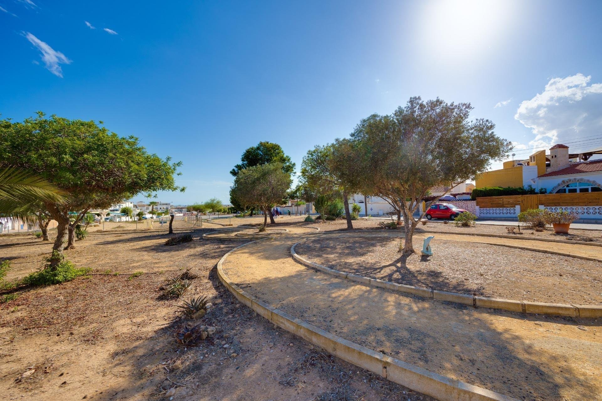 Resale - Bungalow - Orihuela Costa - Los Almendros-La Florida