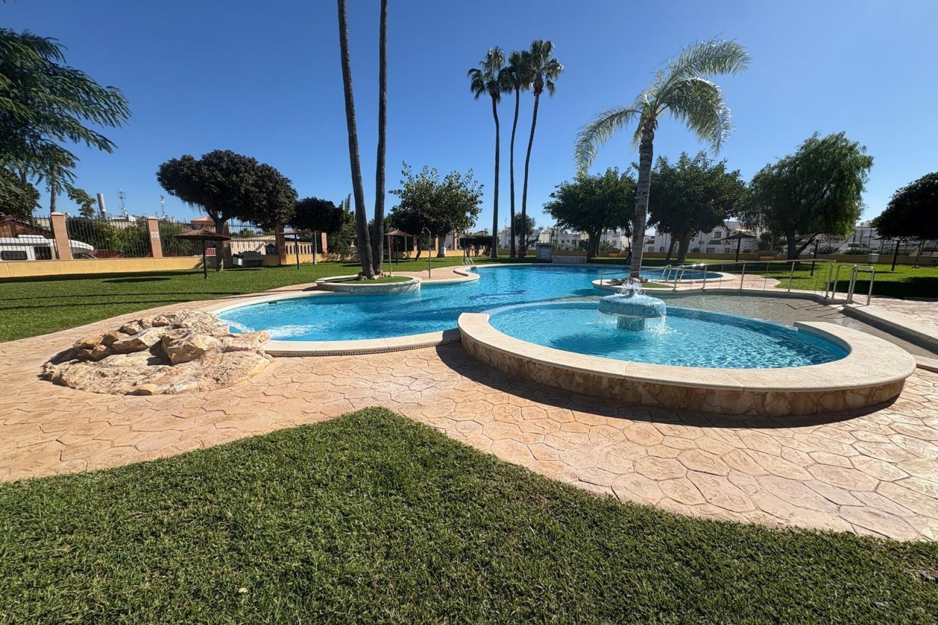 Resale - Bungalow - Orihuela Costa - Los Almendros-La Florida