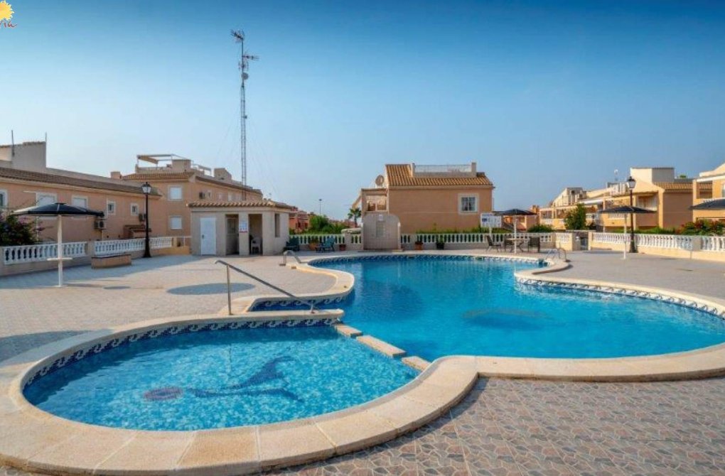 Resale - Bungalow - Torrevieja - Aguas nuevas 2