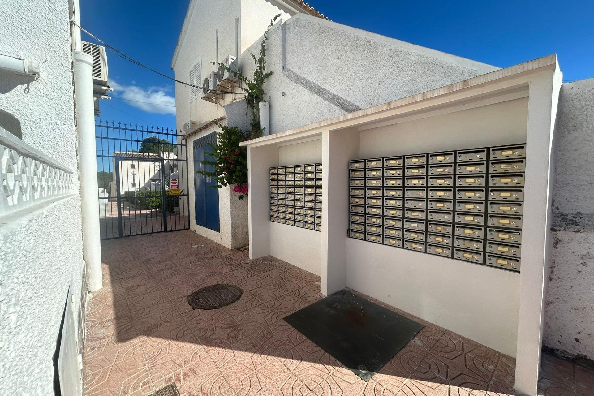 Resale - Bungalow - Torrevieja - La Siesta - El Salado - Torreta