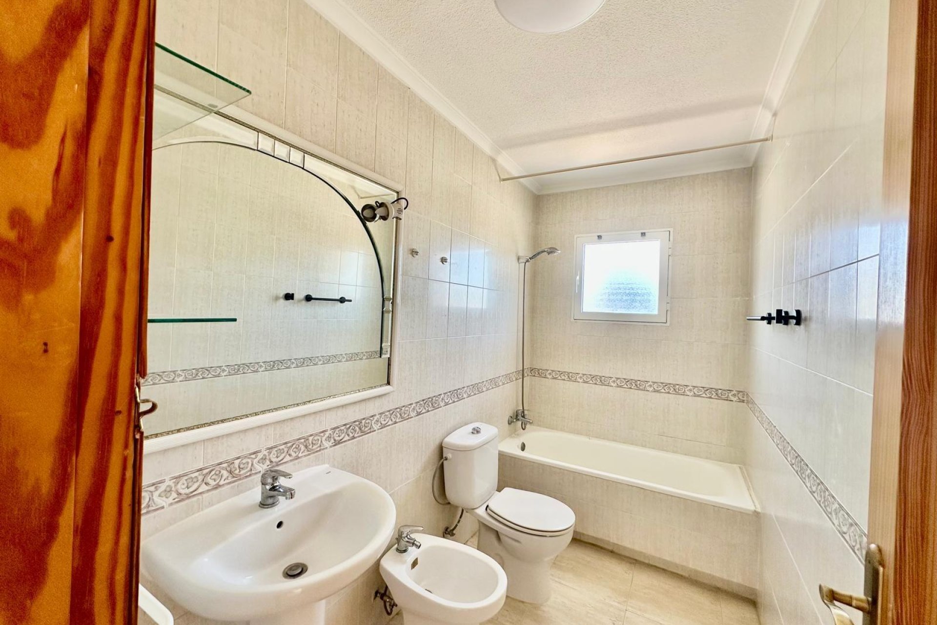 Resale - Bungalow - Torrevieja - Orihuela costa