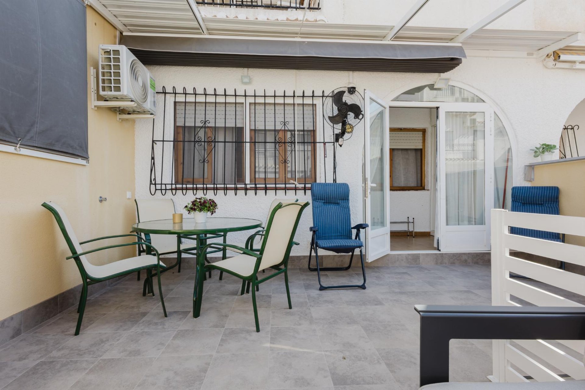 Resale - Bungalow - Torrevieja - Playa de los Naufragos