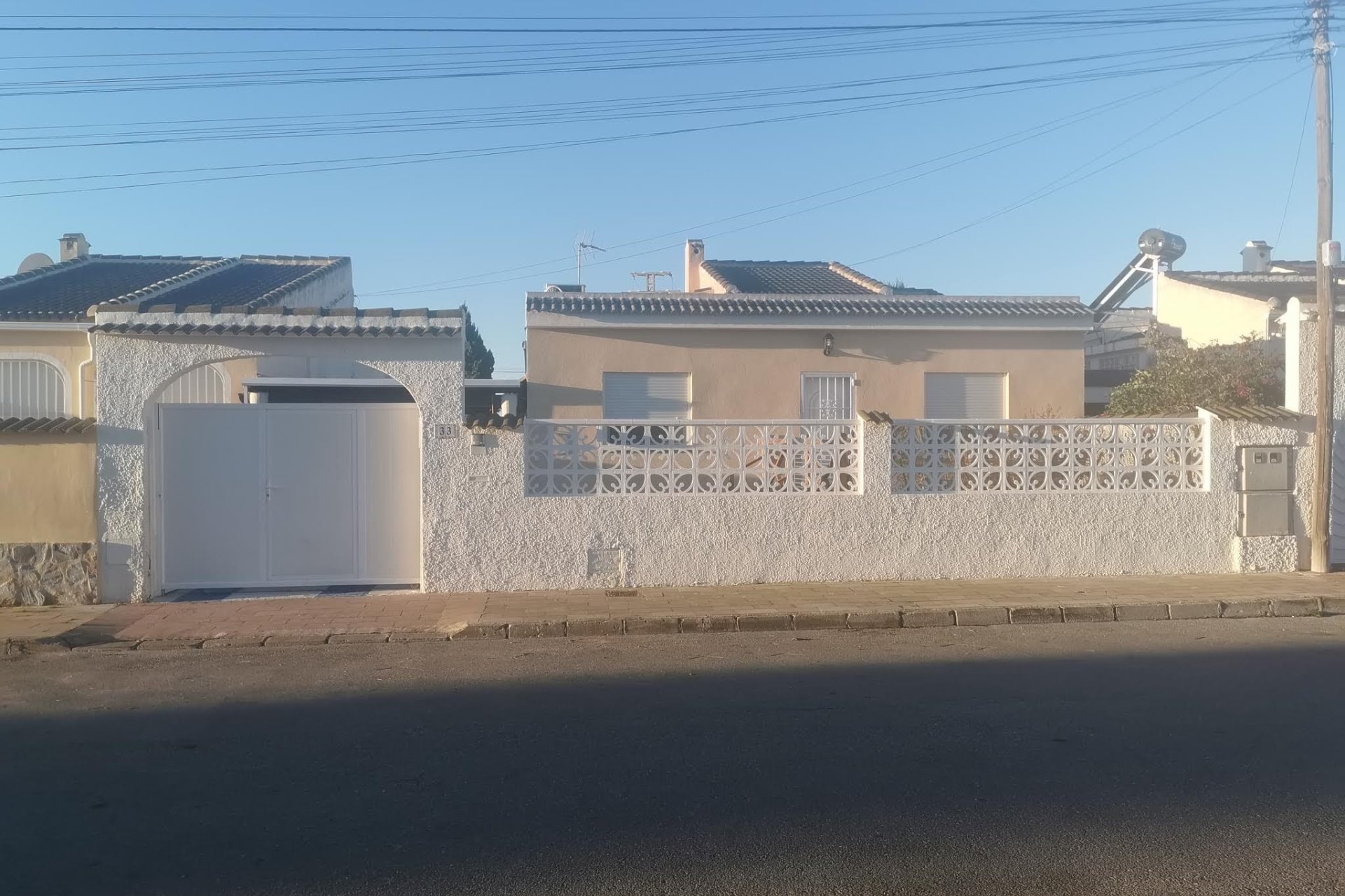 Resale - Casa o Chalet Independiente - Torrevieja - Avenida Abanto