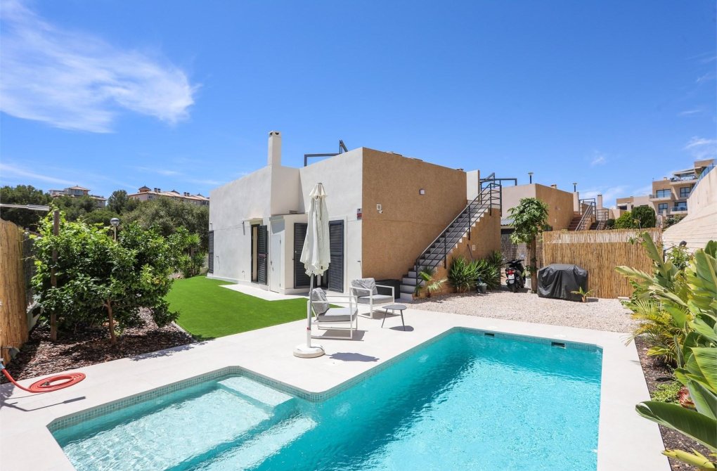 Resale - Chalet - Orihuela Costa - La Zenia