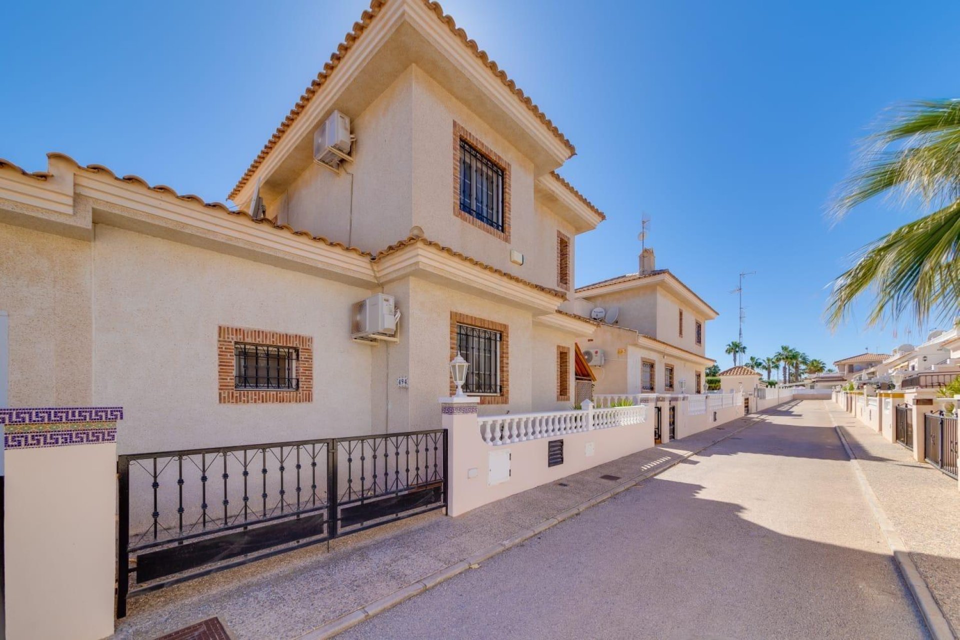 Resale - Chalet - Orihuela Costa - Los Dolses