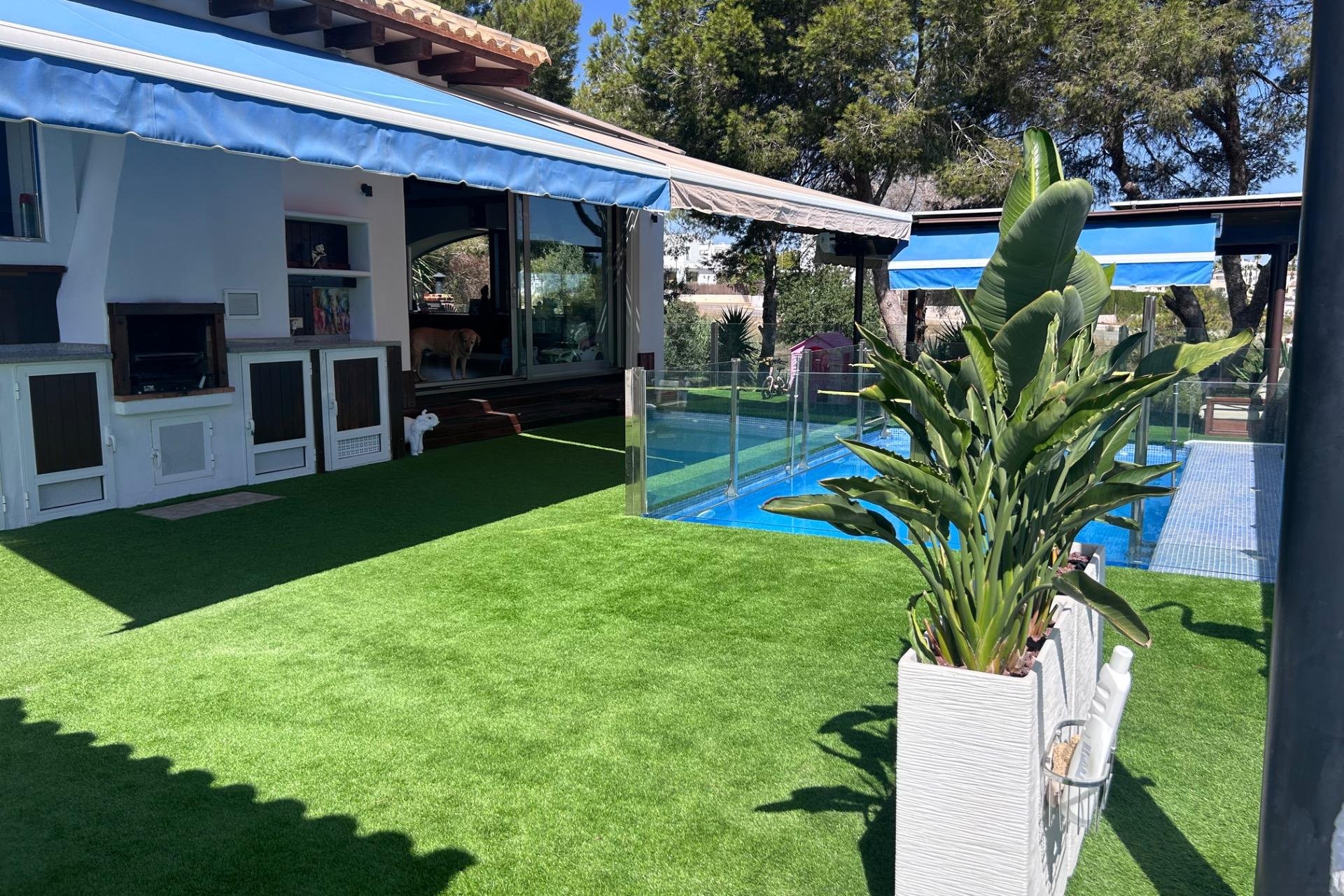 Resale - Chalet - Orihuela Costa - Montezenia