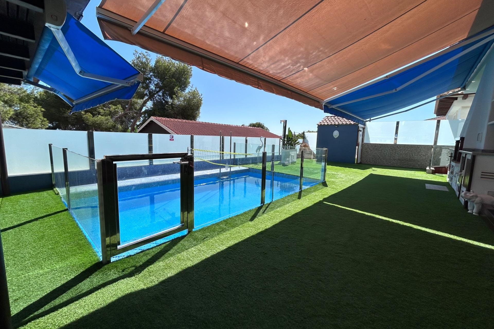 Resale - Chalet - Orihuela Costa - Montezenia