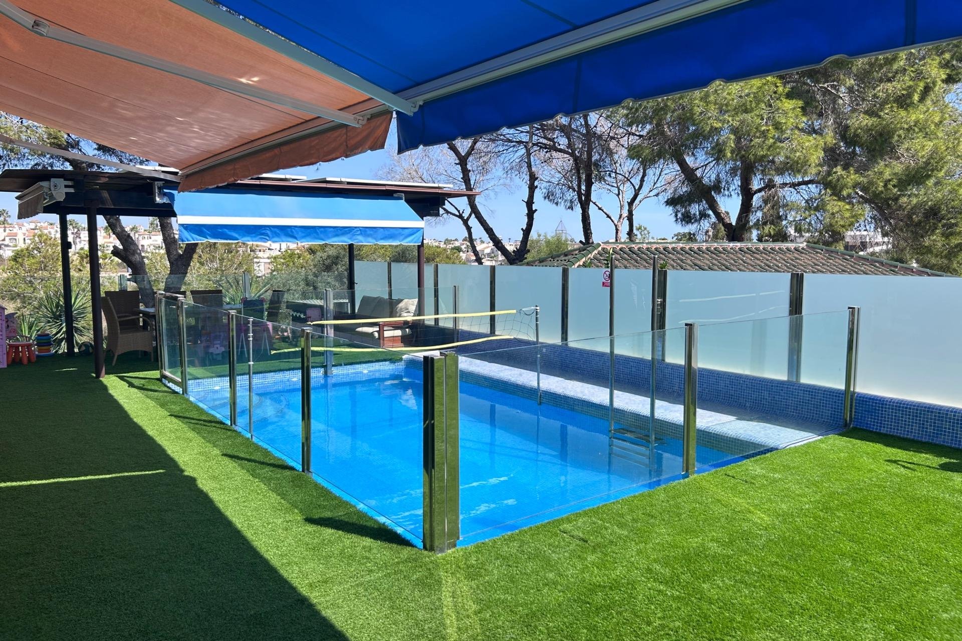 Resale - Chalet - Orihuela Costa - Montezenia