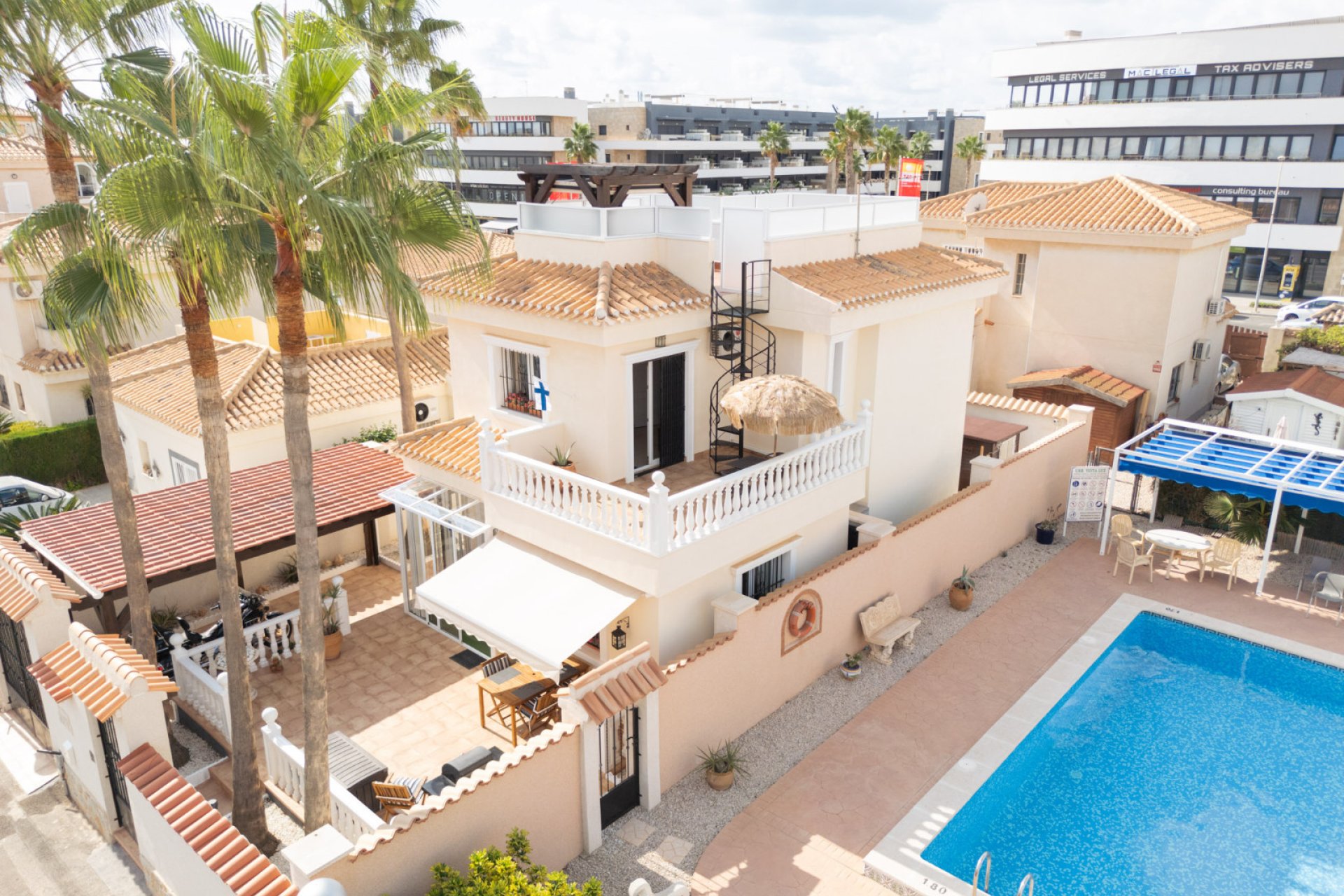 Resale - Chalet - Orihuela Costa - Playa Flamenca