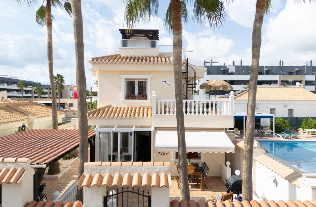 Resale - Chalet - Orihuela Costa - Playa Flamenca