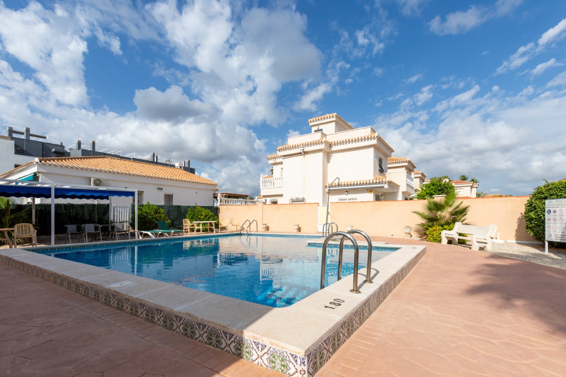 Resale - Chalet - Orihuela Costa - Playa Flamenca