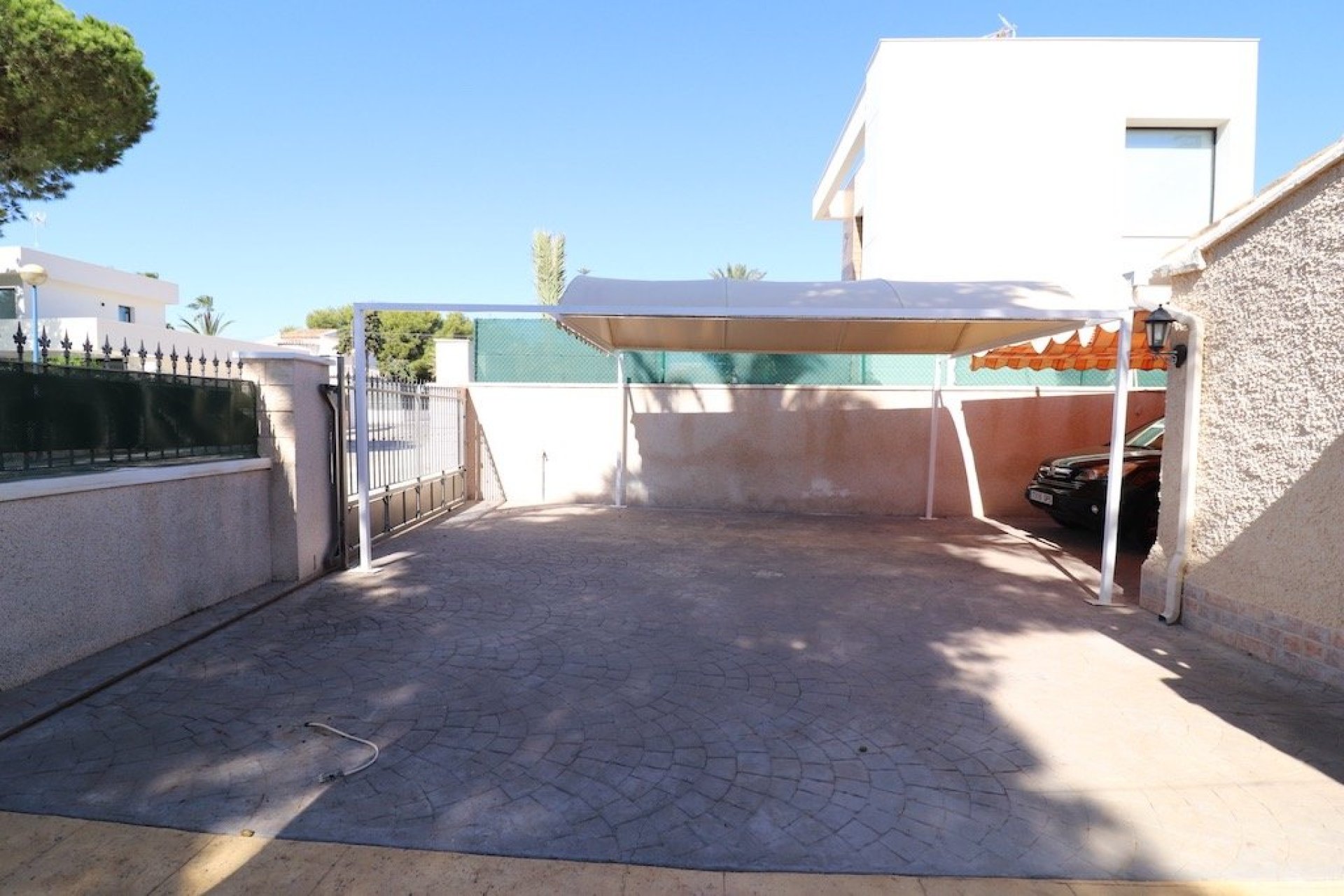 Resale - Chalet - Orihuela Costa - Punta Prima