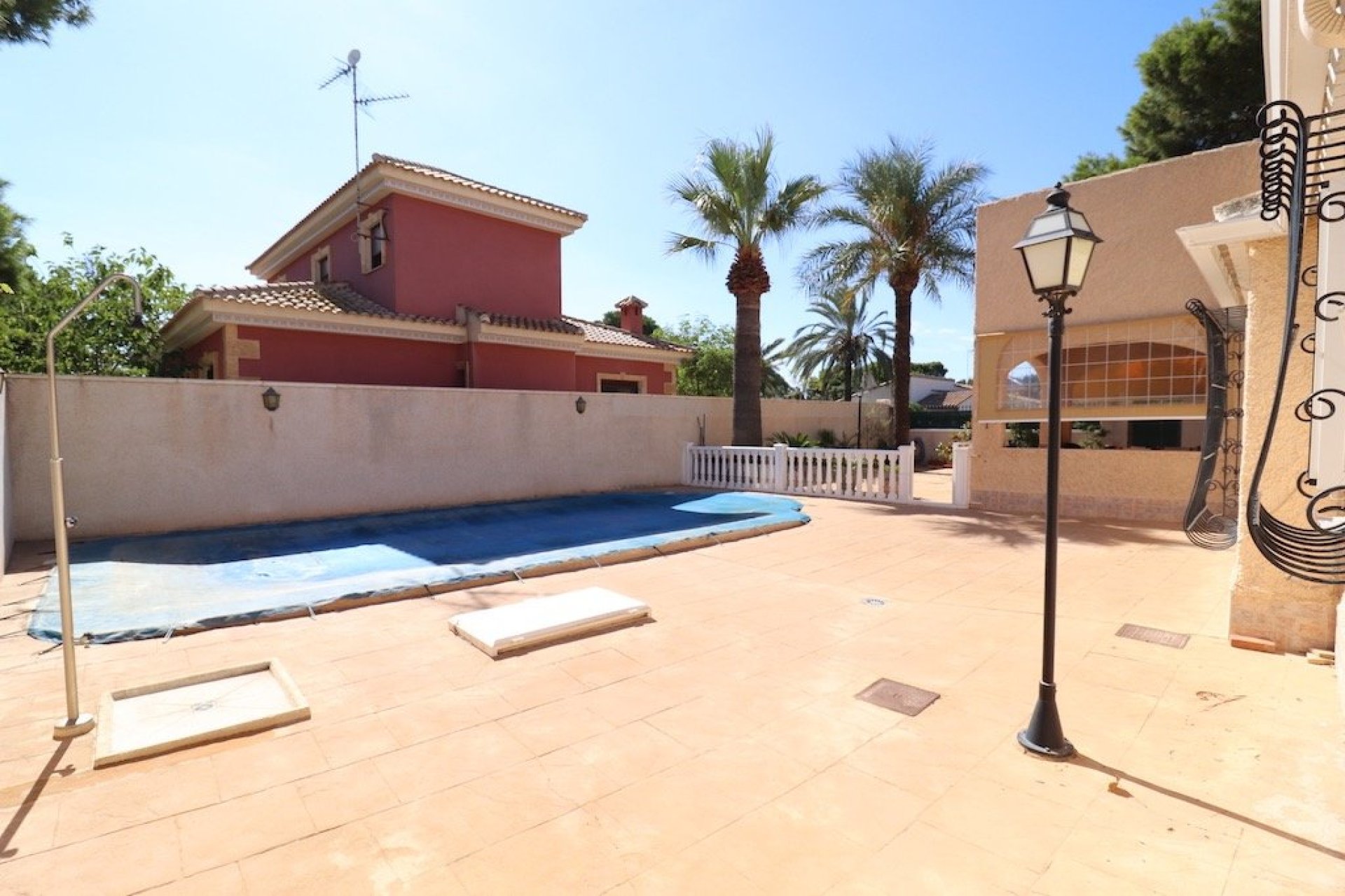 Resale - Chalet - Orihuela Costa - Punta Prima