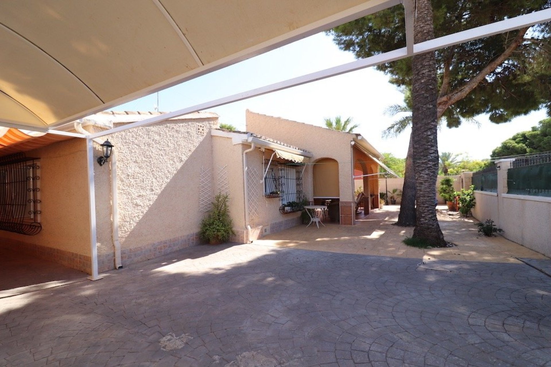 Resale - Chalet - Orihuela Costa - Punta Prima