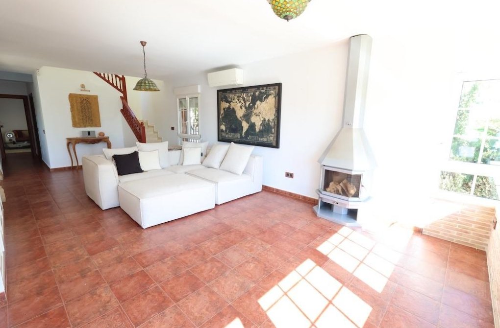 Resale - Chalet - Orihuela Costa - Villamartin