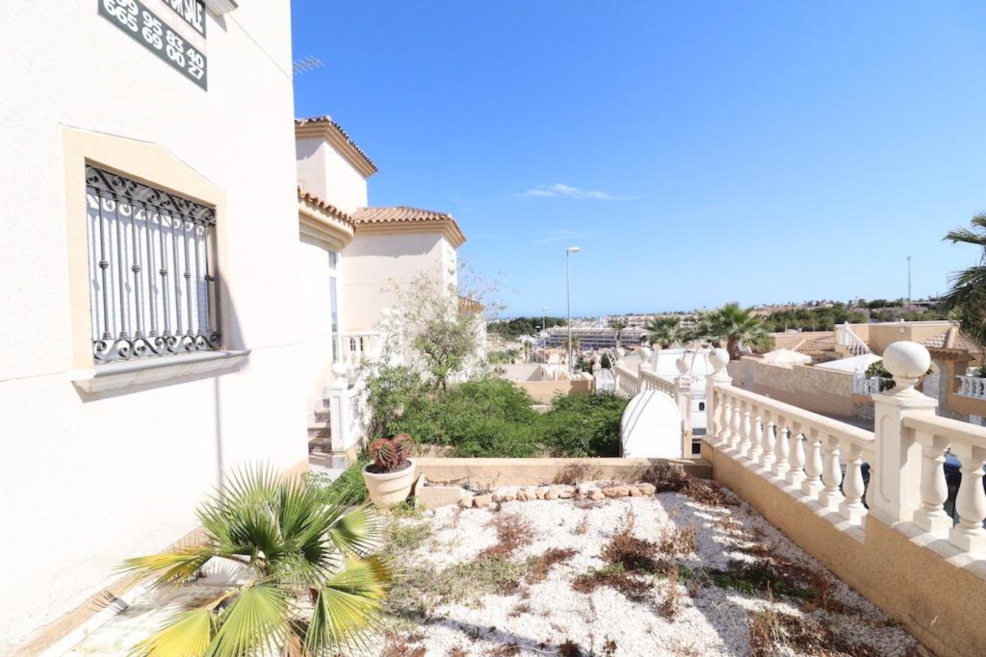 Resale - Chalet - Orihuela Costa - Villamartin