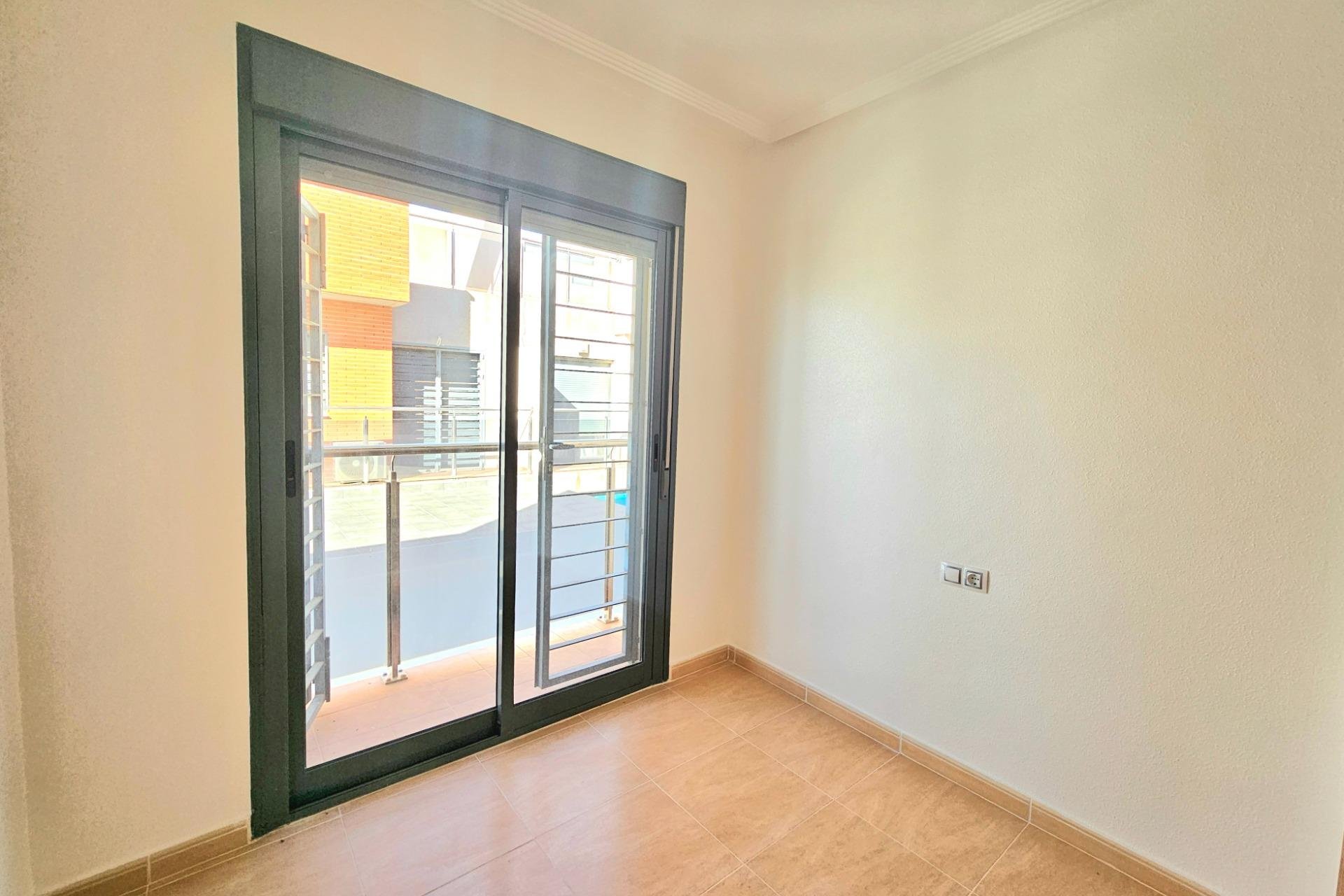 Resale - Chalet - Torrevieja - Aguas Nuevas