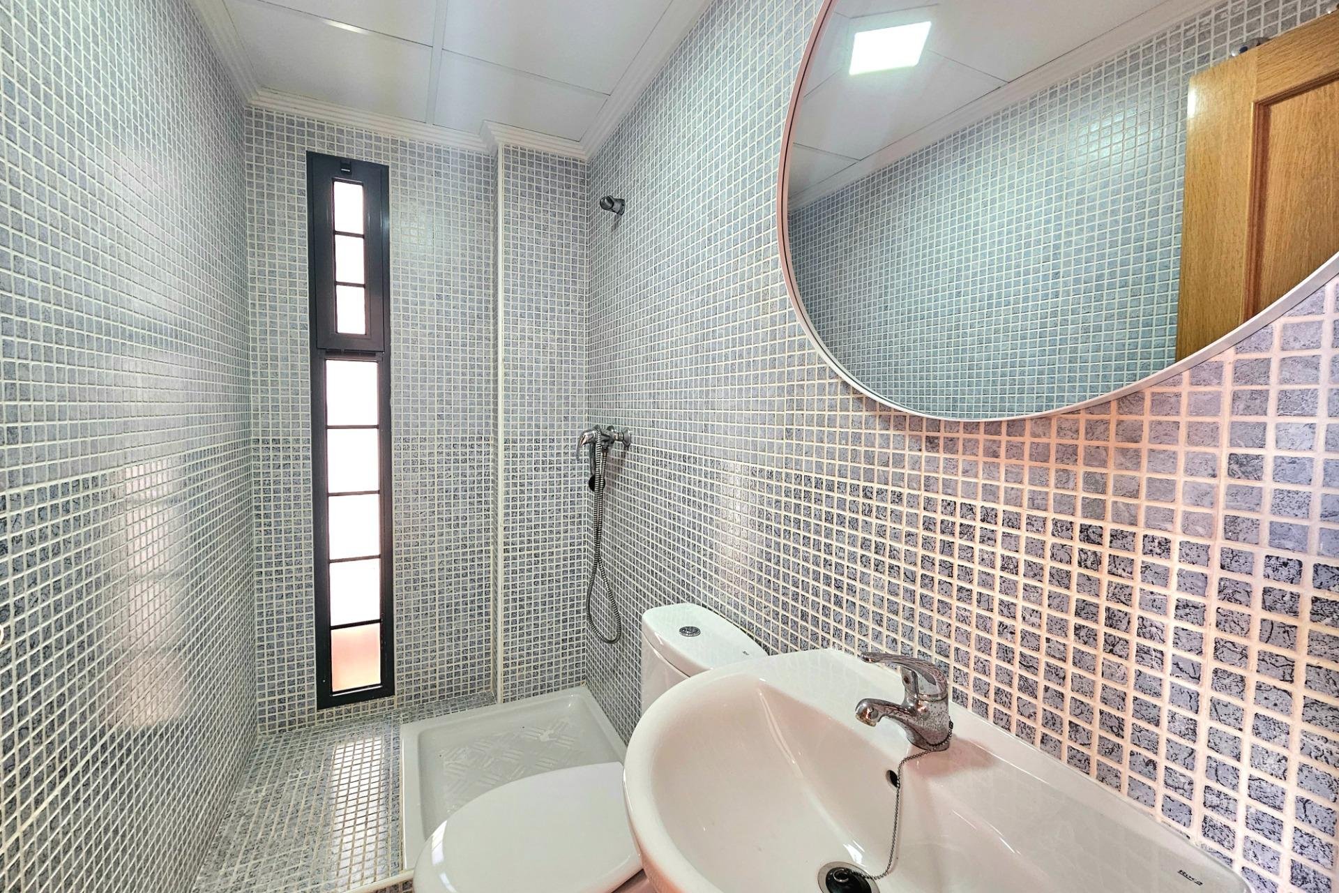 Resale - Chalet - Torrevieja - Aguas Nuevas