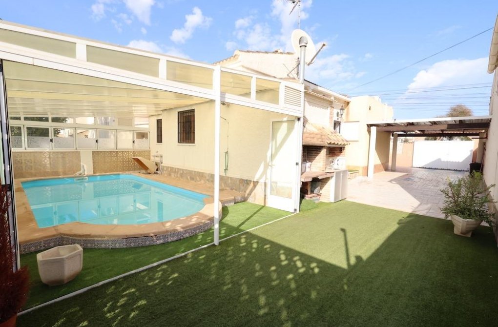 Resale - Chalet - Torrevieja - La Siesta - El Salado - Torreta