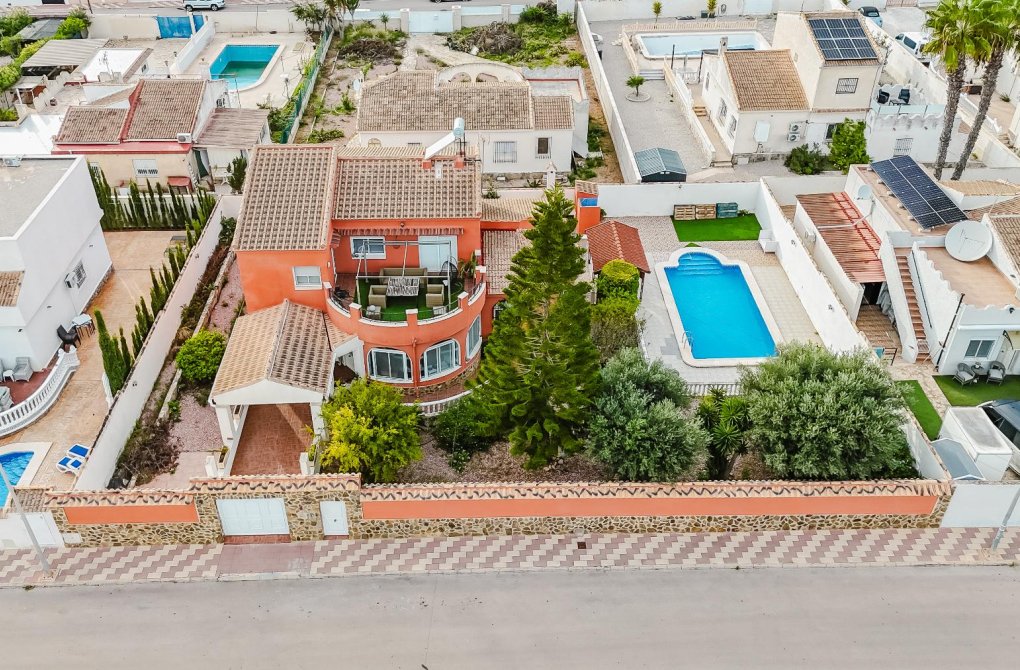 Resale - Chalet - Torrevieja - La siesta