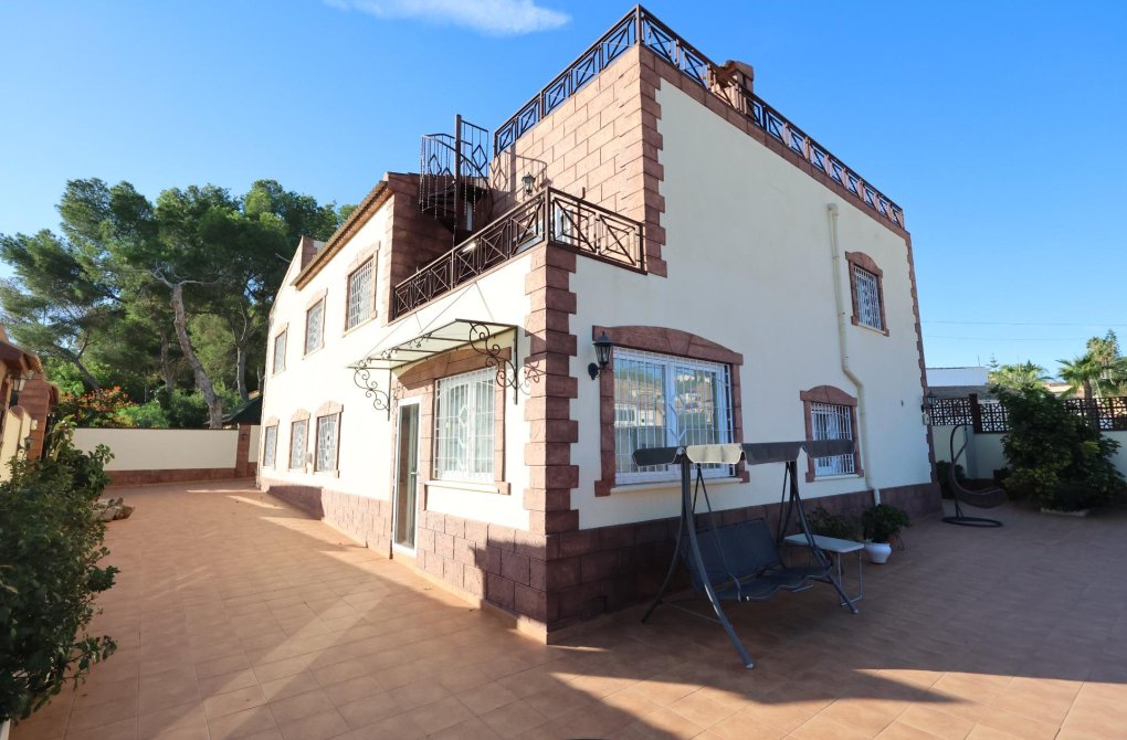 Resale - Chalet - Torrevieja - Los Balcones - Los Altos del Edén