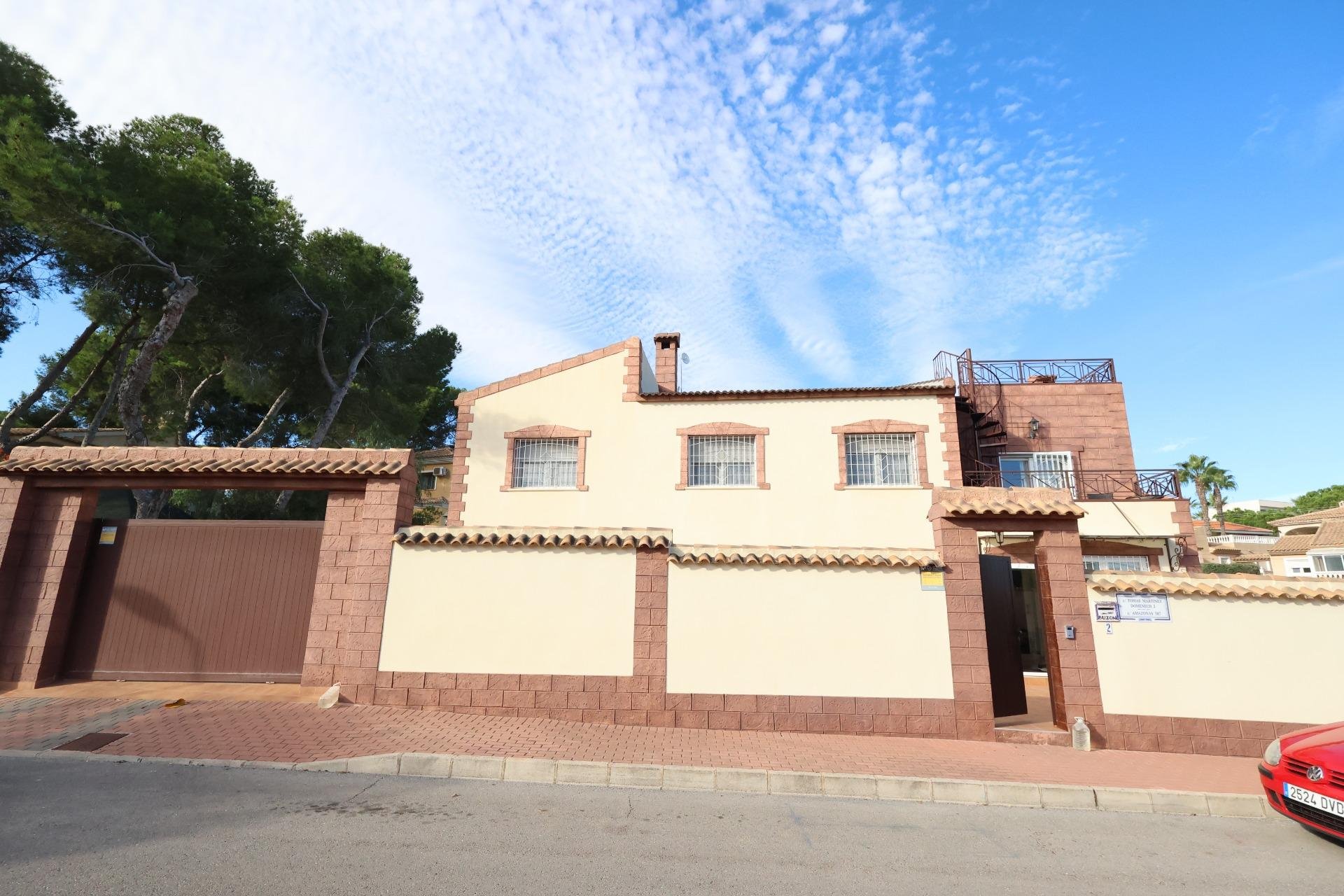 Resale - Chalet - Torrevieja - Los Balcones - Los Altos del Edén