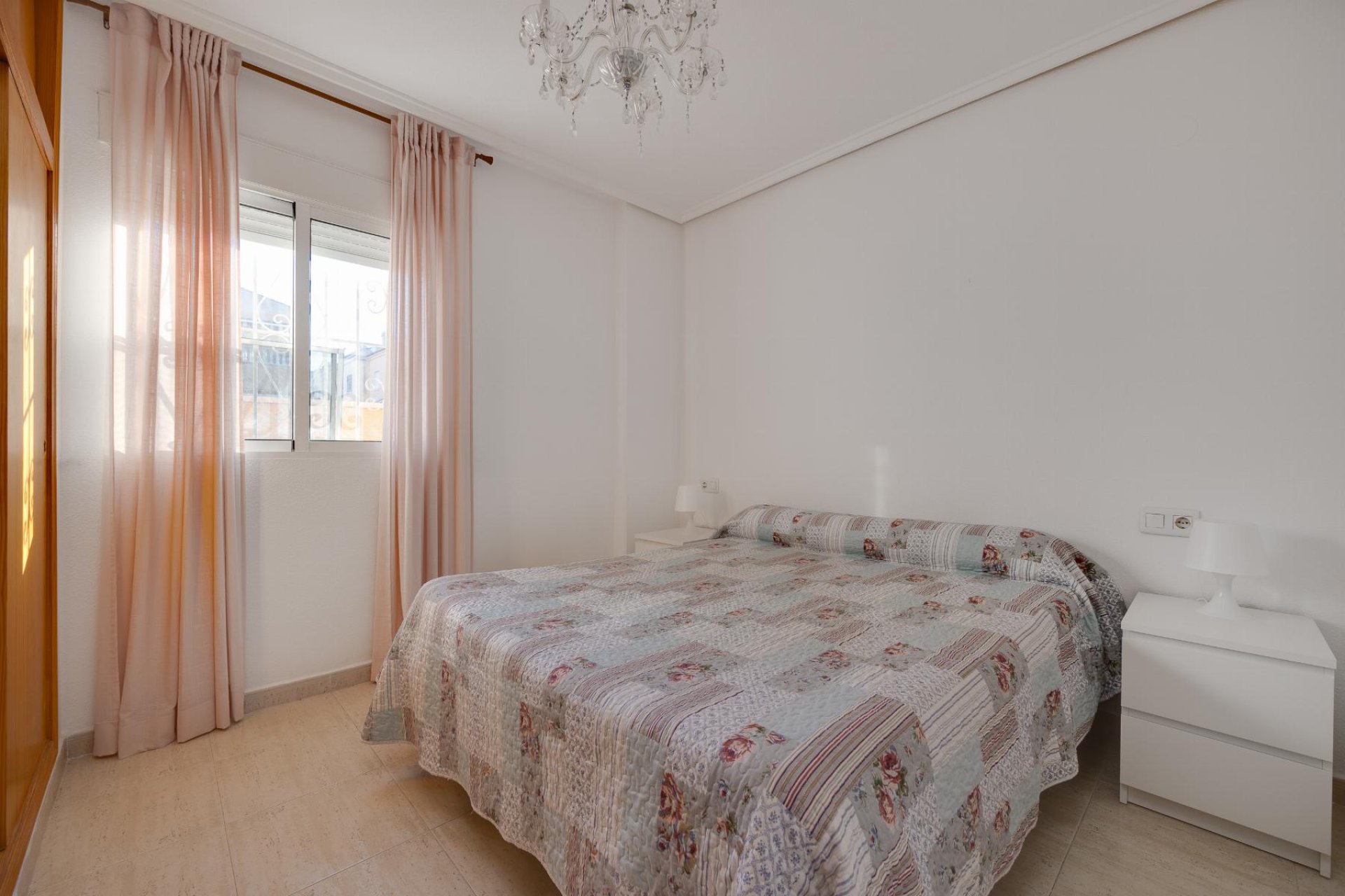 Resale - Chalet - Torrevieja - Pueblo - Centro