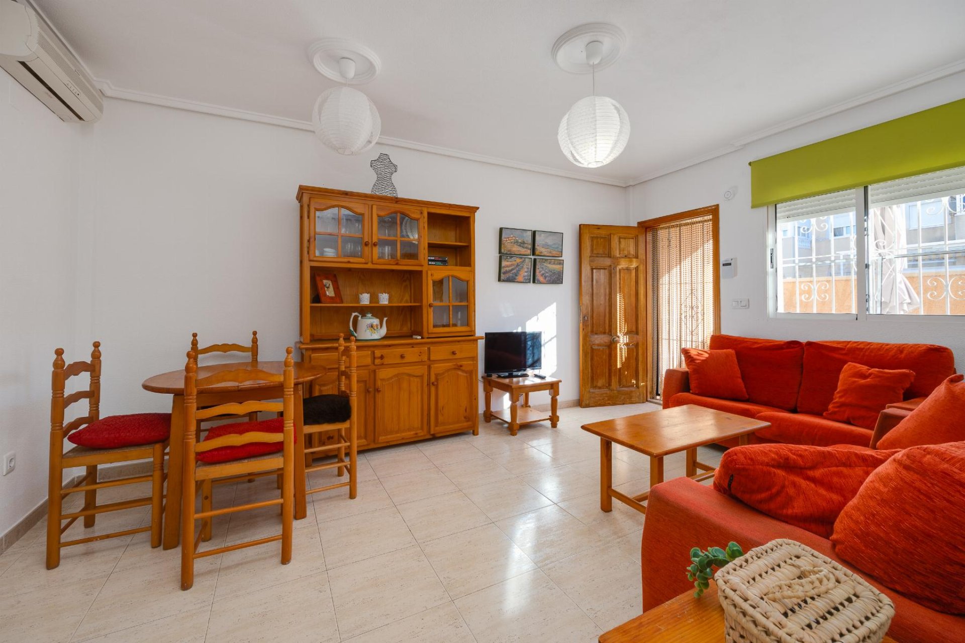 Resale - Chalet - Torrevieja - Pueblo - Centro