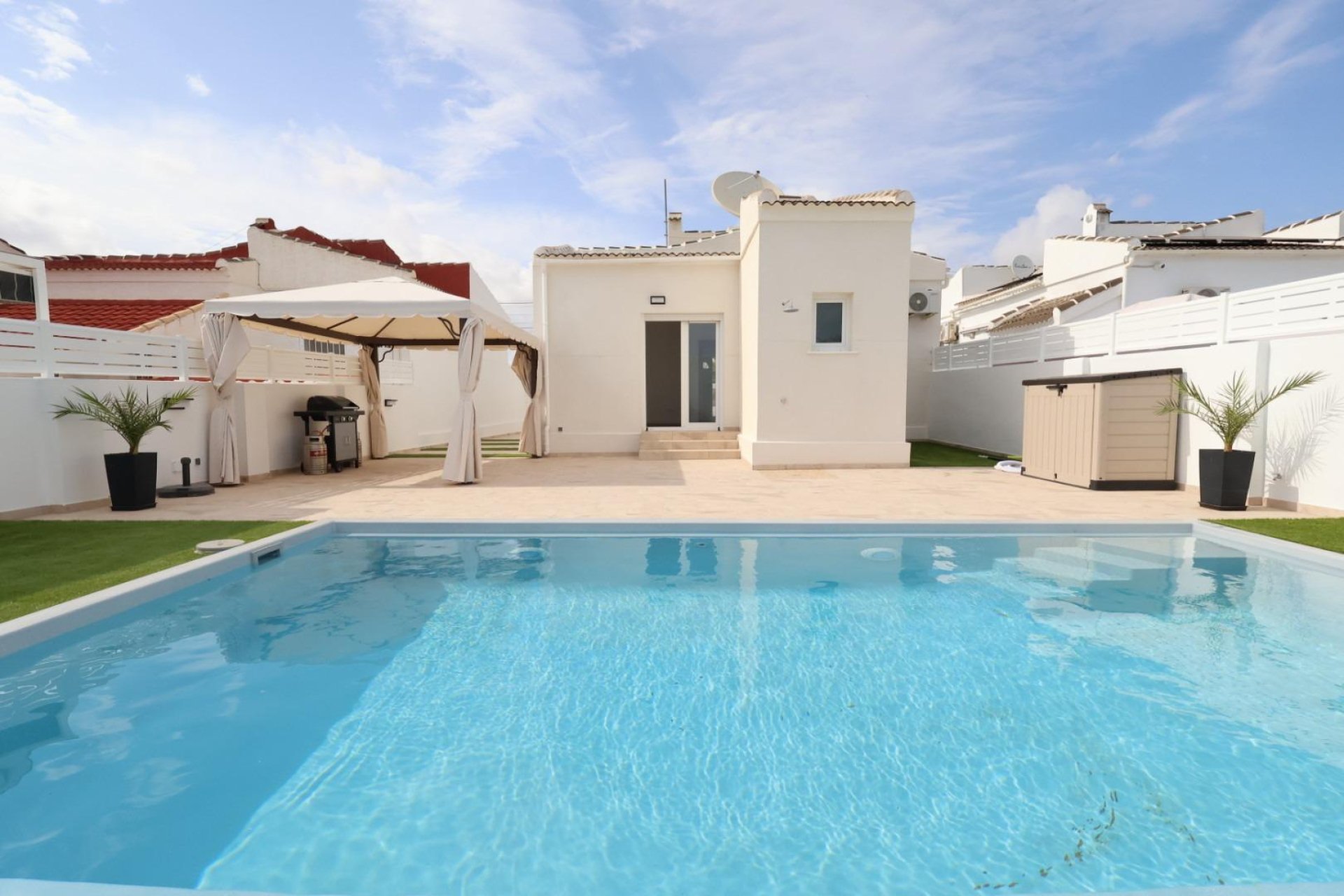 Resale - Chalet - Torrevieja - San luis