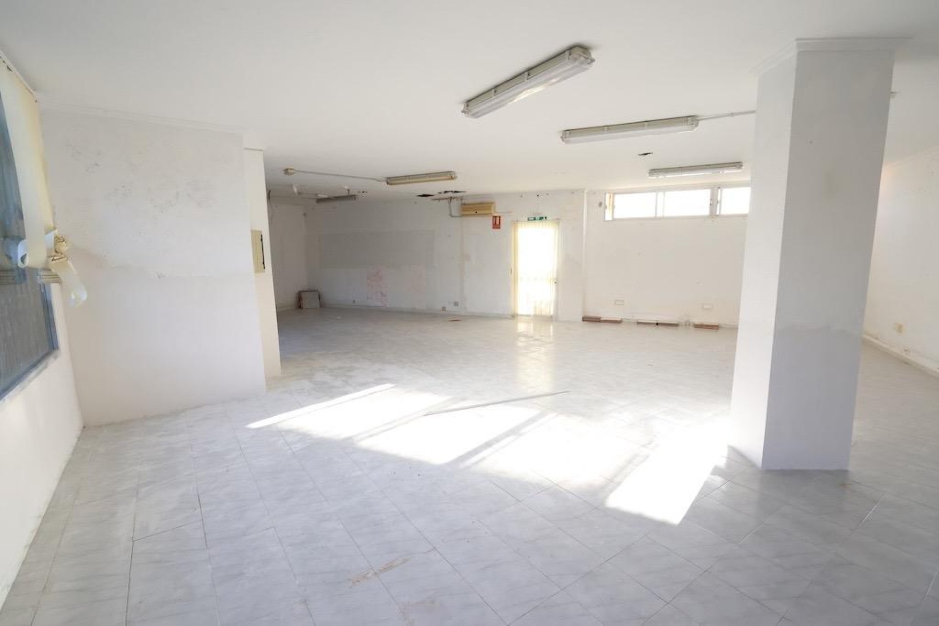 Resale - Commercial Premises - Orihuela Costa - La Zenia