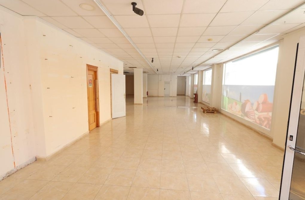 Resale - Commercial Premises - Torrevieja - Estacion de autobuses