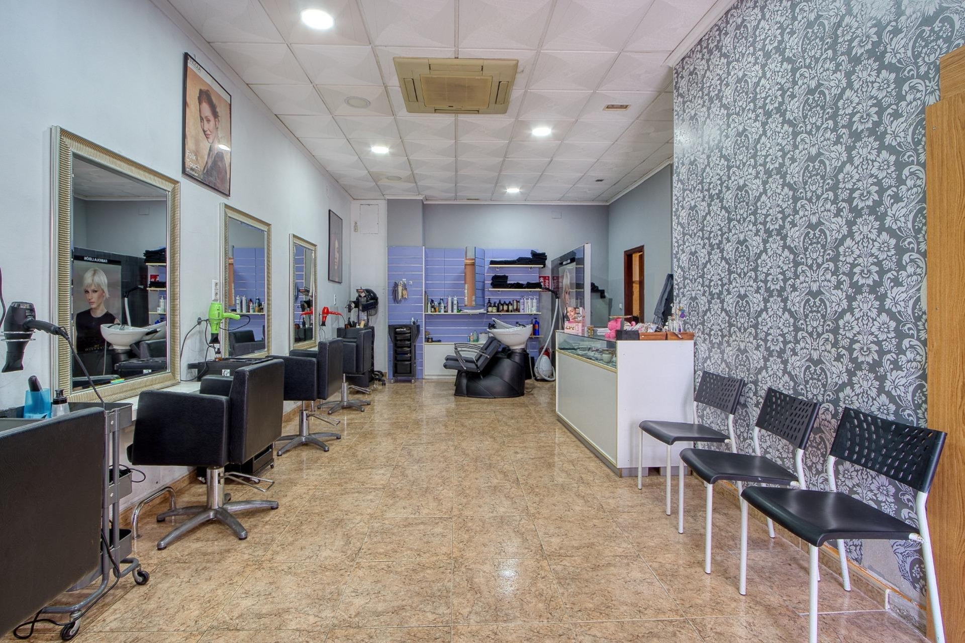 Resale - commercial property - Torrevieja - La Mata