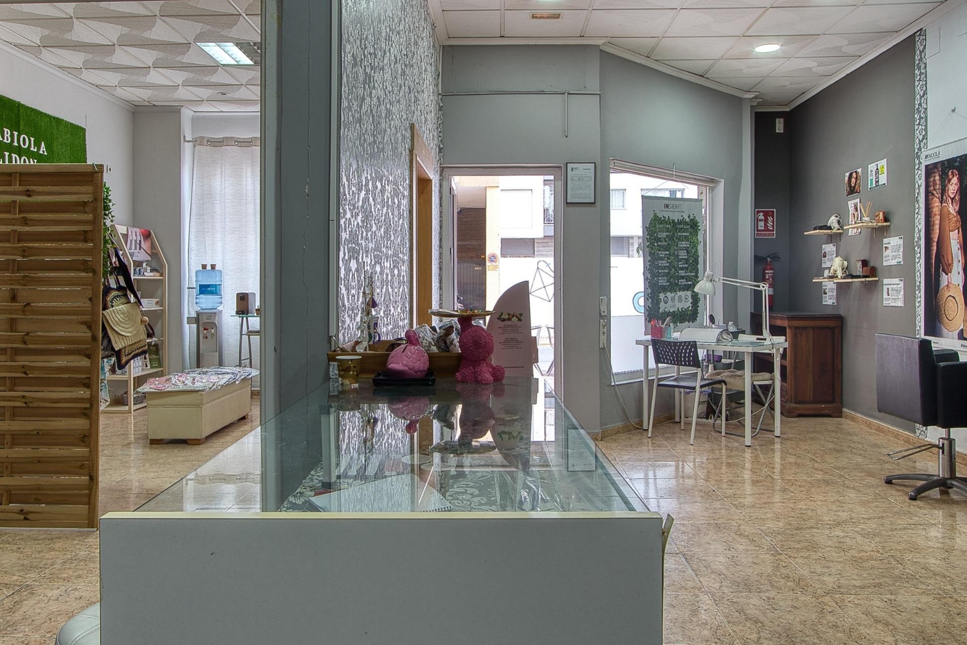 Resale - commercial property - Torrevieja - La Mata