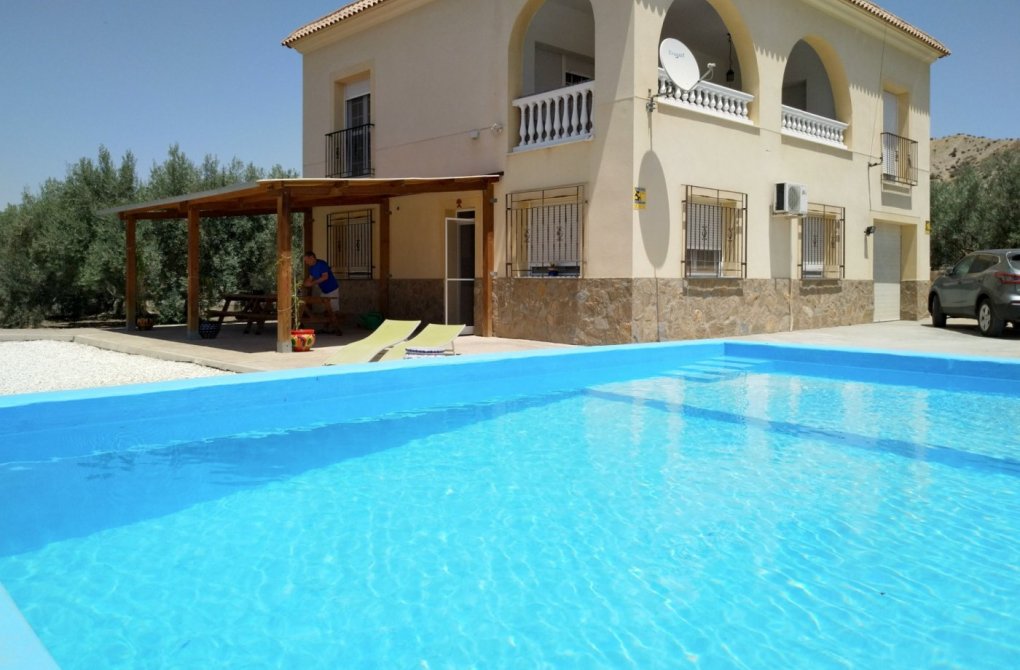 Resale - Country house - Alsodux - ALMERIA