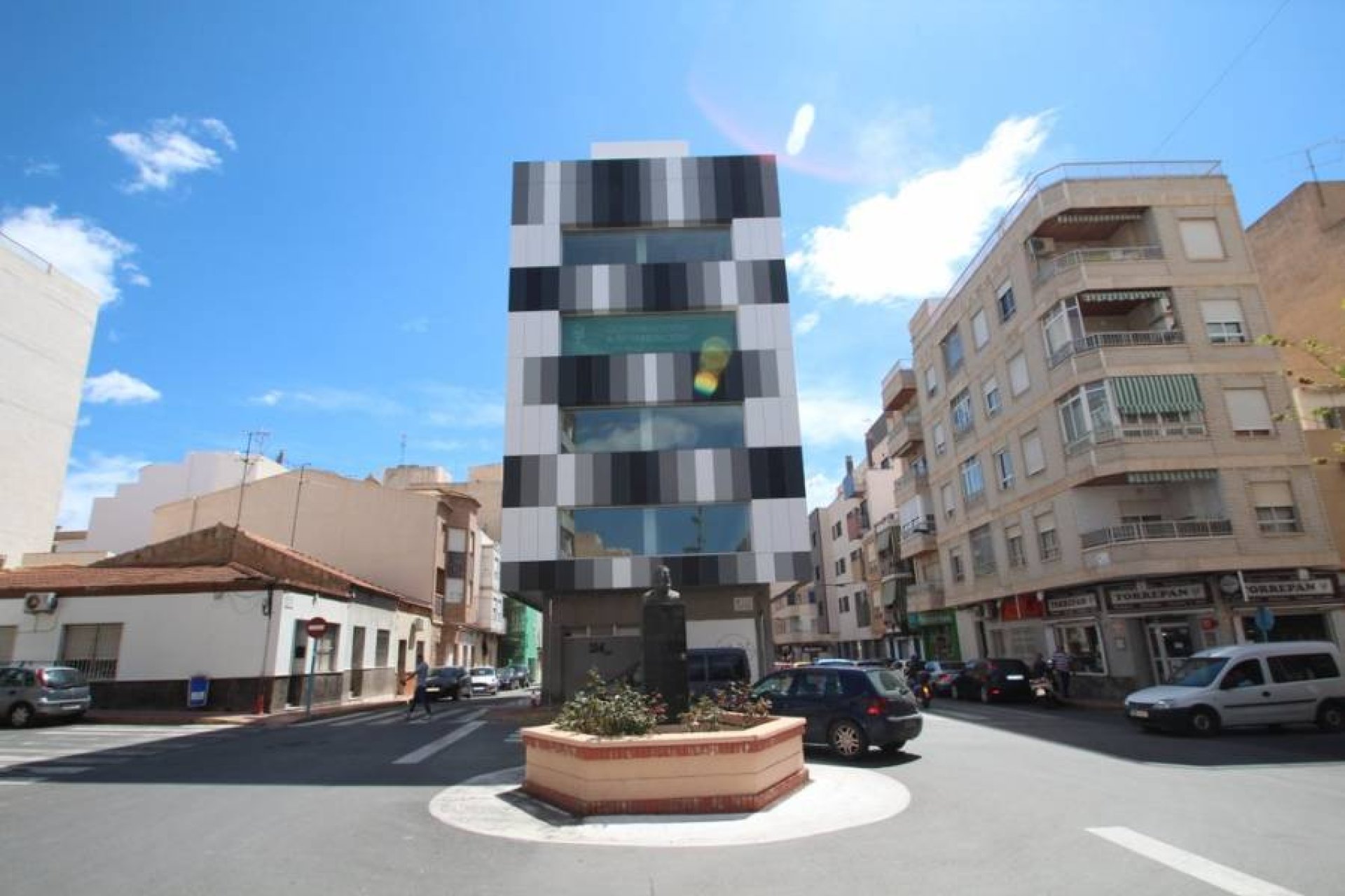 Resale - Edificio - Torrevieja - Centro