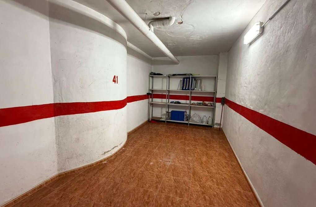 Resale - Garage - Torrevieja - Estacion de autobuses