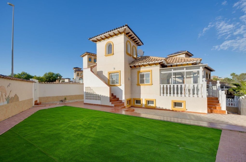 Resale - house - Orihuela Costa - Playa Flamenca