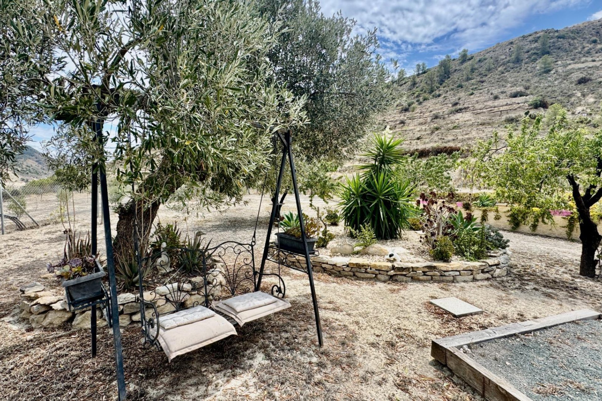 Resale - house - Relleu