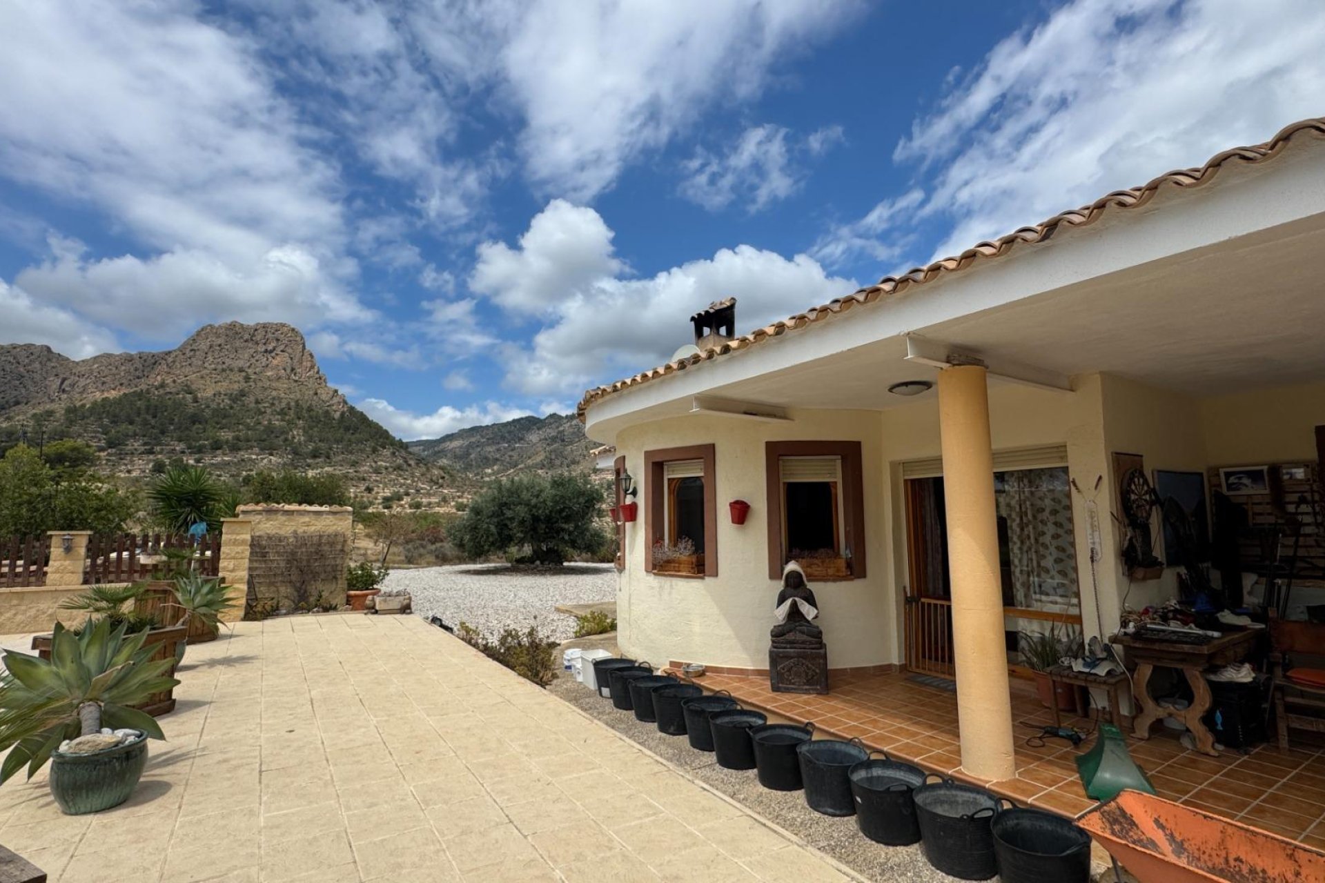 Resale - house - Relleu