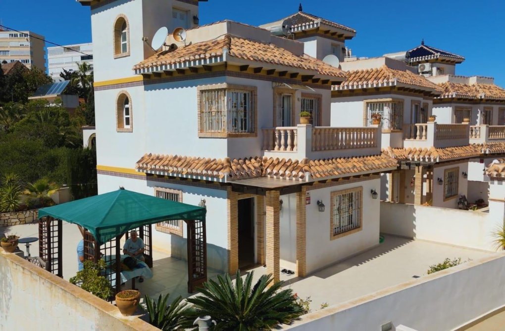 Resale - house - Torrevieja - La Mata