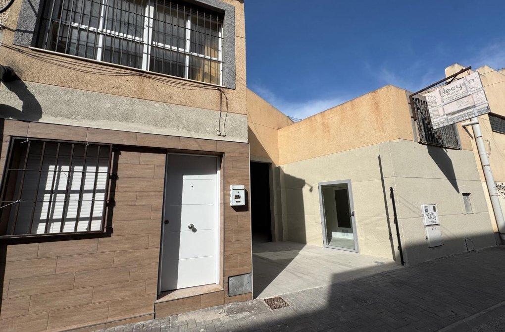 Resale - Industrial unit - Torrevieja - Centro